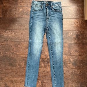 Abercrombie & Fitch Simone High Rise Ankle Skinny jeans. Size 24/00s.